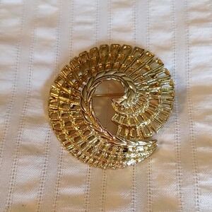 Vintage Sarah Coventry Signed Abstract Swirl Brooch